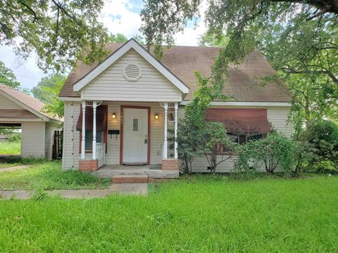 Photo of 1605 Nall St., Port Neches, TX 77651 (MLS # 262317)