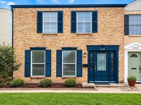 Photo of 6314 Ivanhoe Ln, Beaumont, TX 77706 (MLS # 271771)