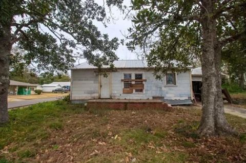 Property photo of 212 N Elizabeth Avenue, Kirbyville, TX 75956