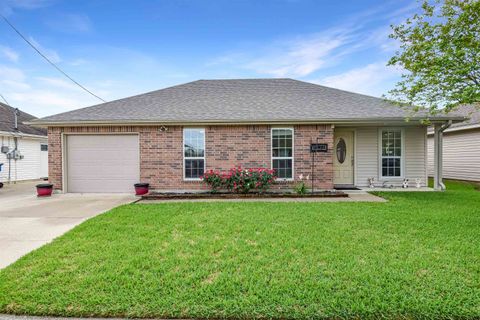 Photo of 5615 Autumn Trace, Lumberton, TX 77657 (MLS # 266358)