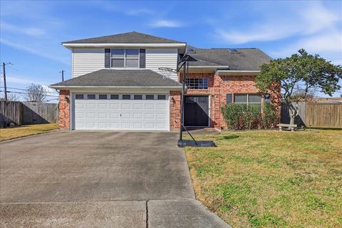 Photo of 416 Carriage Ln, Nederland, TX 77627 (MLS # 264917)