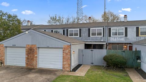Photo of 531 Yorktown, Beaumont, TX 77707 (MLS # 265640)