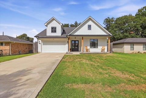 Photo of 3012 Madison St, Nederland, TX 77627 (MLS # 271000)