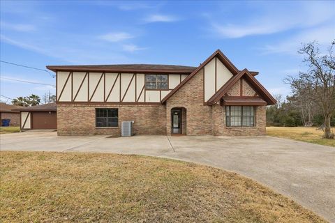 Photo of 221 Berwick, Bridge City, TX 77611 (MLS # 264922)