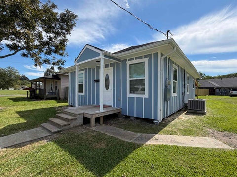 Photo of 1305 Katy, Port Neches, TX 77651 (MLS # 271844)