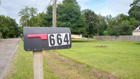 A home in Vidor