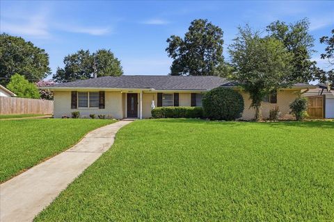 Photo of 3650 Durwood Dr, Beaumont, TX 77706 (MLS # 269560)