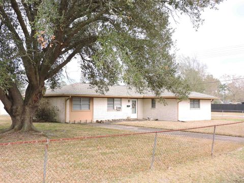 Photo of 1306 Bassett St, Orange, TX 77632 (MLS # 265250)