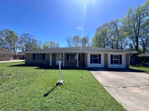 Photo of 140 Lynn Dr, Lumberton, TX 77657 (MLS # 265822)