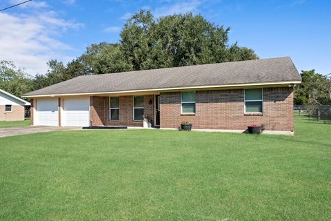 Photo of 629 Carolyn St, Winnie, TX 77665 (MLS # 262231)