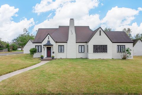 Photo of 880 5th St., Beaumont, TX 77701 (MLS # 263578)