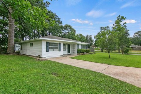 A home in Silsbee