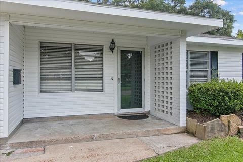 A home in Silsbee