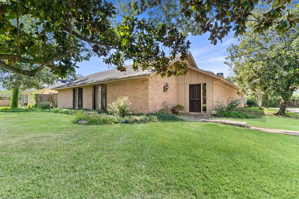 2698 THOMAS RD, BEAUMONT, TX 77706 - Image 2129b5c775d41f4e970fc8fb852efa73/2665646303