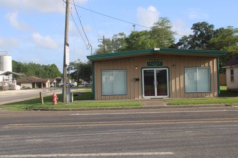 Photo of 344 Broadway, Winnie, TX 77665 (MLS # 259129)