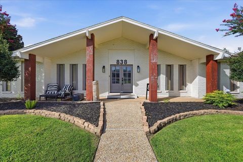 Photo of 838 Texas Ave, Port Neches, TX 77651 (MLS # 269382)