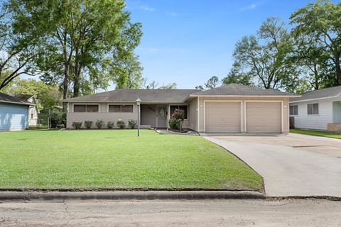 Photo of 4675 Fieldwood Lane, Beaumont, TX 77706 (MLS # 266373)
