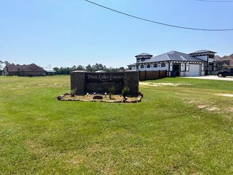 Photo of 3605 Town Lake Blvd, Orange, TX 77630 (MLS # 264160)