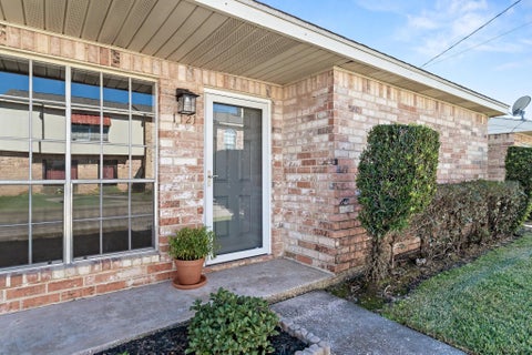 Photo of 1121 Park Meadow Dr, Beaumont, TX 77706 (MLS # 269958)