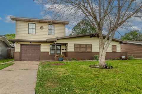 Property photo of 711 S 6th, Nederland, TX 77627