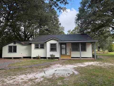 Photo of 3075 Patillo Road, Bridge City, TX 77630 (MLS # 264121)