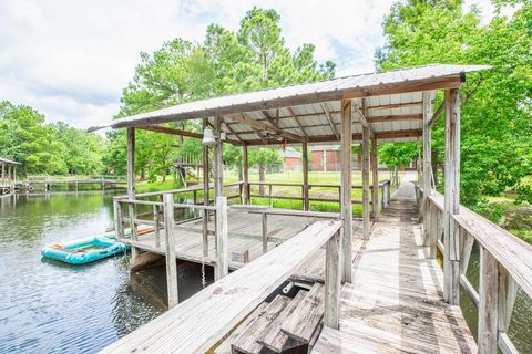 A home in Vidor