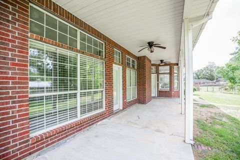 A home in Vidor