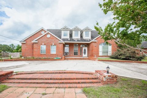 A home in Vidor