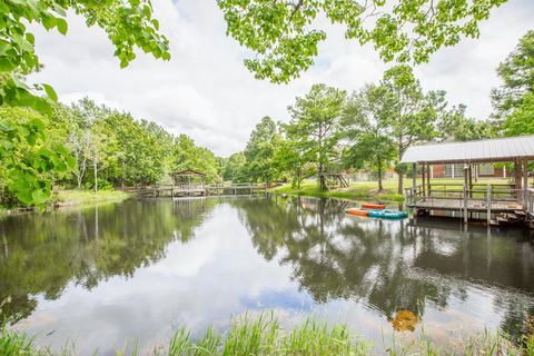 A home in Vidor