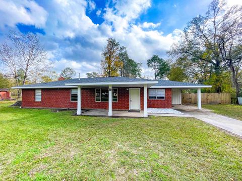 A home in Vidor