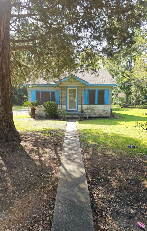 Photo of 2235 Johnson, Beaumont, TX 77703 (MLS # 262656)