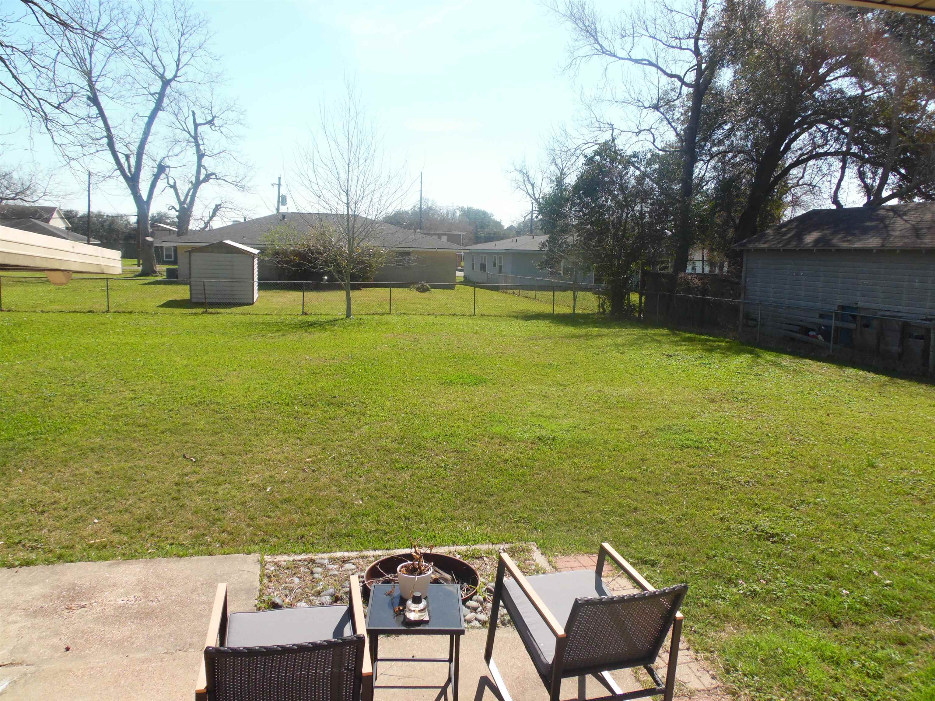 Groves, Texas 77619, United States, 2 Bedrooms Bedrooms, ,1 BathroomBathrooms,Residential,Active,81411