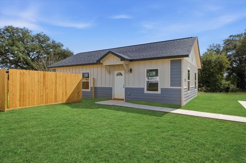 Photo of 2230 Cable Ave, Beaumont, TX 77703 (MLS # 266599)