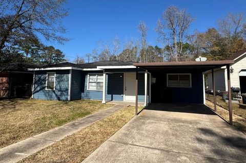 Photo of 3270 Christopher St, Beaumont, TX 77708 (MLS # 264966)