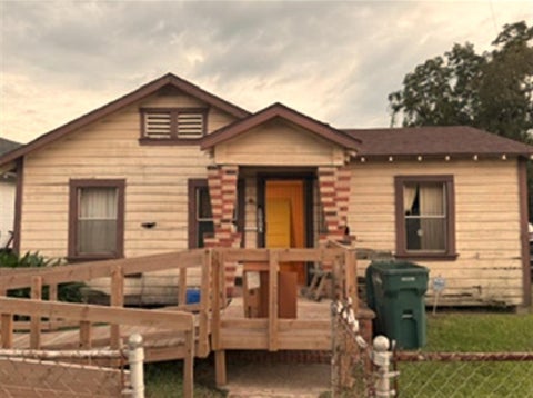 Photo of 990 Doucette Ave, Beaumont, TX 77701 (MLS # 271531)