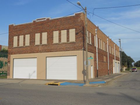 Photo of 400 PROCTER, Port Arthur, TX 77642 (MLS # 253227)
