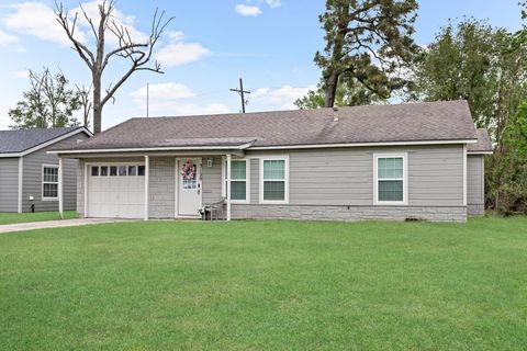 Photo of 3120 Timberwood, Beaumont, TX 77703 (MLS # 266746)