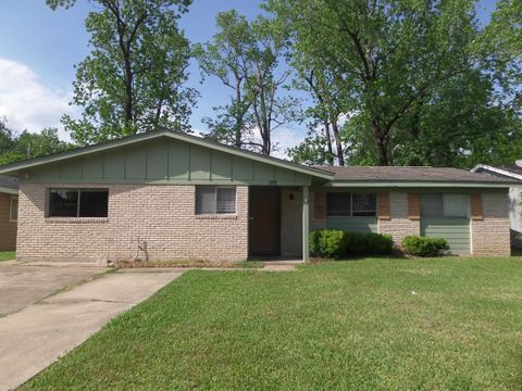 Photo of 3964 Bristol, Beaumont, TX 77707 (MLS # 266350)