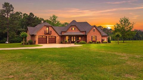 Property photo of 1581 County Road 715, Buna, TX 77612