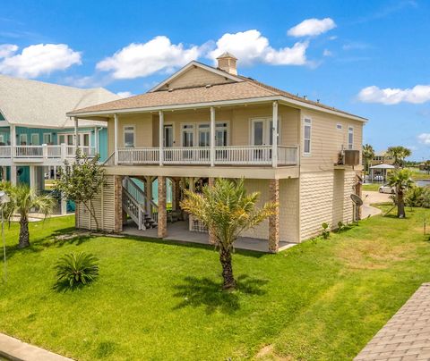 Photo of 2001 Laguna Harbor Cove Blvd, Port Bolivar, TX 77650 (MLS # 268432)