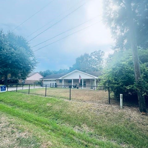 Photo of 4802 Holly Dr, Orange, TX 77630 (MLS # 270606)
