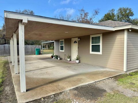 Photo of 86 W John Ave, Orange, TX 77630 (MLS # 266438)