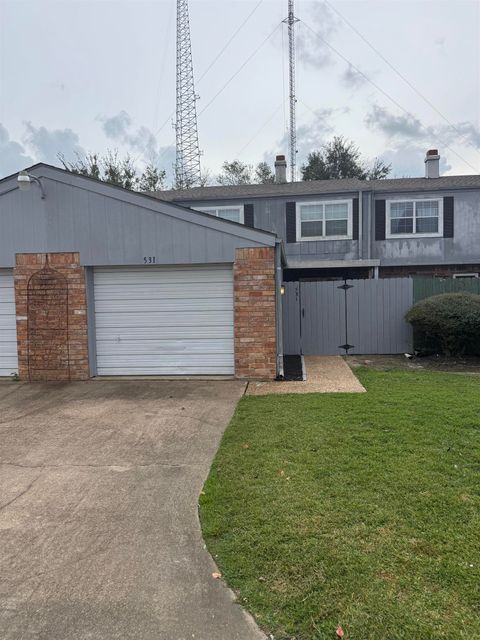 Photo of 531 Yorktown, Beaumont, TX 77707 (MLS # 263258)