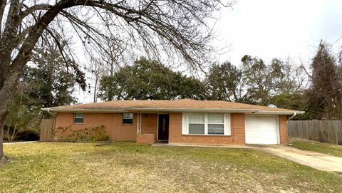 Photo of 645 Camelia St, Vidor, TX 77662 (MLS # 264426)