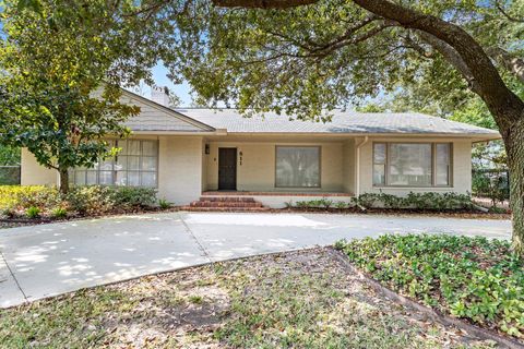 Photo of 811 W Lucas Dr, Beaumont, TX 77706 (MLS # 265290)