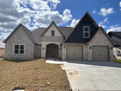 Photo of 1910 Brenner Blvd, Lumberton, TX 77657 (MLS # 266313)