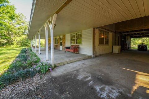 A home in Kirbyville