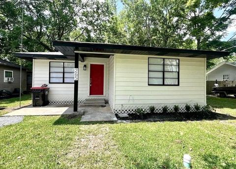 Property photo of 265 W Hartel, Sour Lake, TX 77659