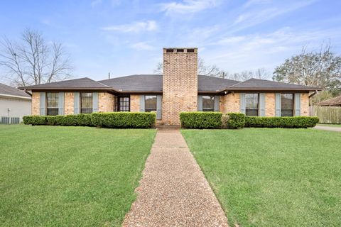 Photo of 7025 Westgate Dr., Beaumont, TX 77706 (MLS # 265327)