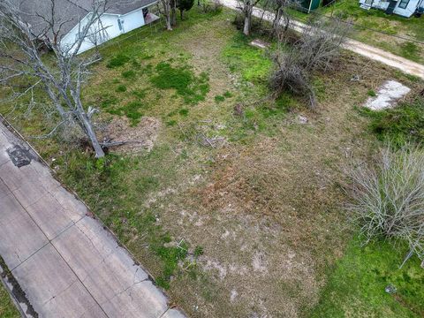 Photo of 511 W Decatur, Orange, TX 77630 (MLS # 263532)